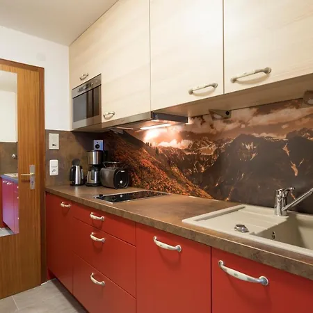 Daire M. Broghammer *